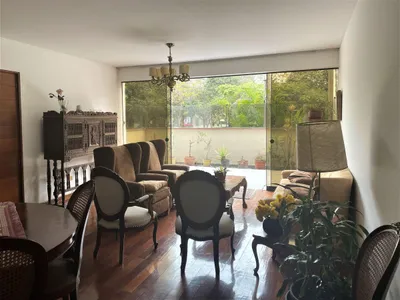 Venta de Departamento en Santiago de Surco - Lima 4 Dormitorios