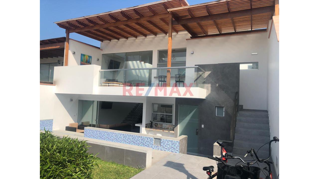 Oportunidad Única En Totoritas: Dos Casas De Playa En Una, Con Piscina Propia