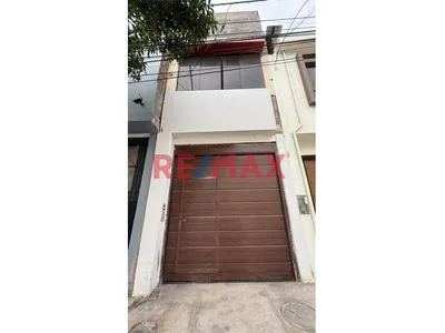 🏡 ¡Oportunidad De Venta En Paucarpata – Parte Baja! 🏡
