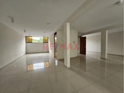 Local Comercial En Alquiler