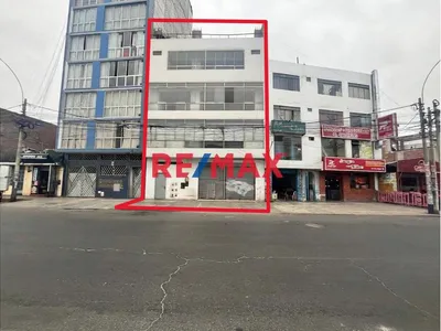Se Alquila Edificio Comercial Con Excelente Ubicación Ideal Para Empresas