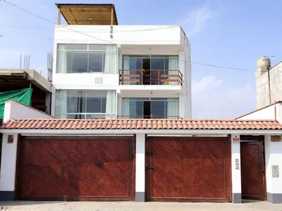 Venta de Casa en Lurín - Lima 8 Dormitorios