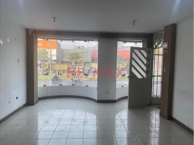San Martin De Porres Alquiler De Oficina De 90 M2 2Do Piso Bien Ubicado A La Altura De La Av Universitaria Y Av Tomas Valle Frente De Plaza Vea Hiper S