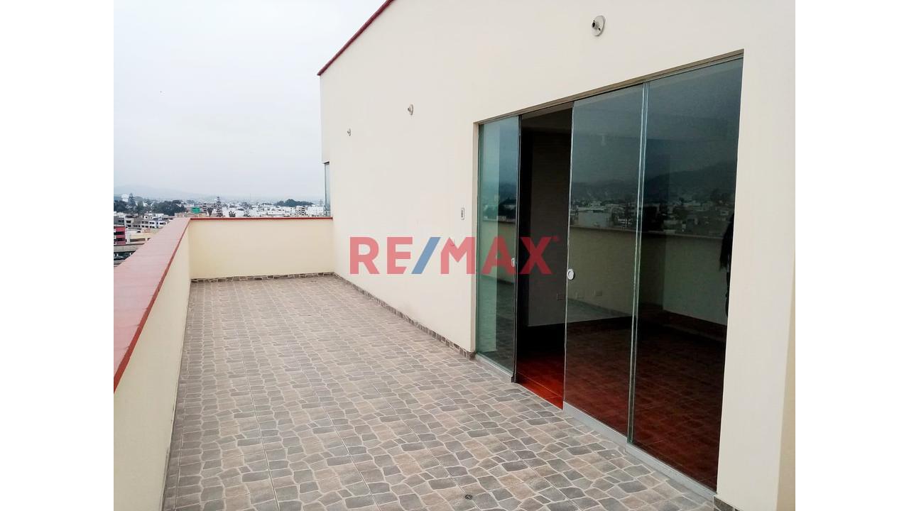 Vendo Triplex 185 M2. Surquillo (Limite Con Surco Y Miraflores)