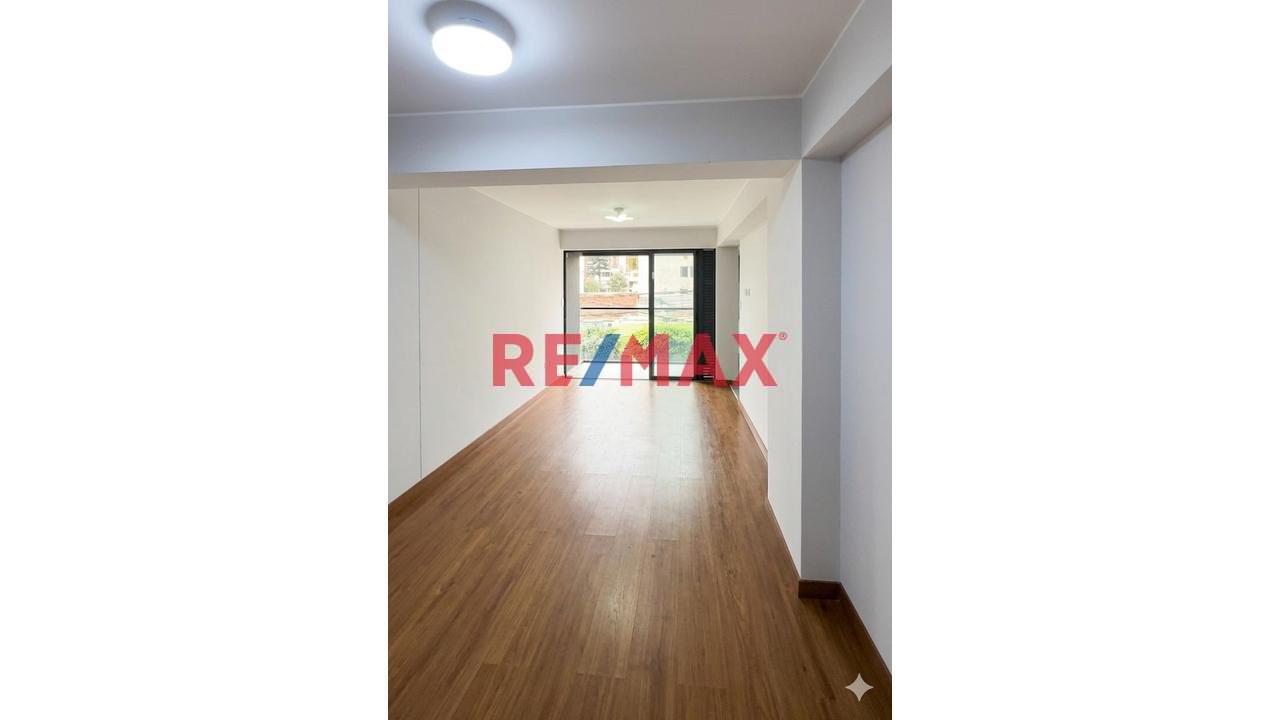 Departamento Cerca Al Malecon En Venta