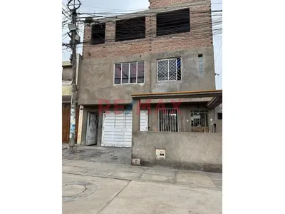 🏡 Vendo Casa: Primer Piso Y Habitaciones Para Alquiler En Pisos Superiores, San Juan De Lurigancho 🏢