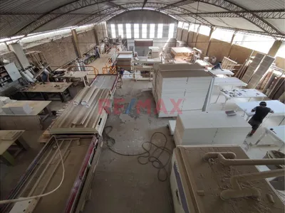Adquiere Local Industrial Con Departamentos
