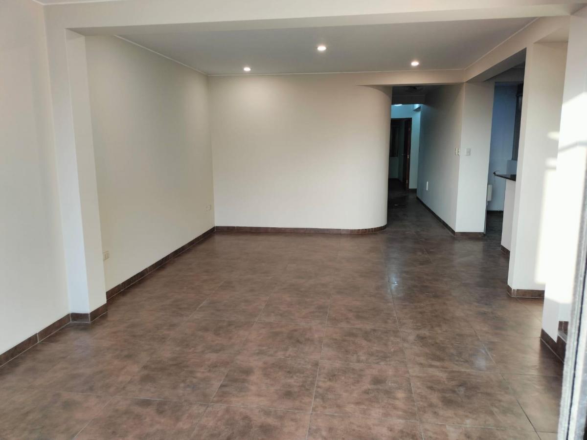 Venta de Departamento en Comas - Lima 4 Dormitorios 