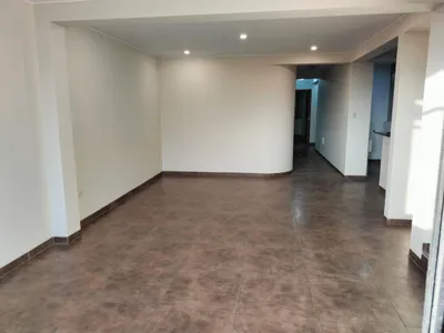 Venta de Departamento en Comas - Lima 4 Dormitorios 
