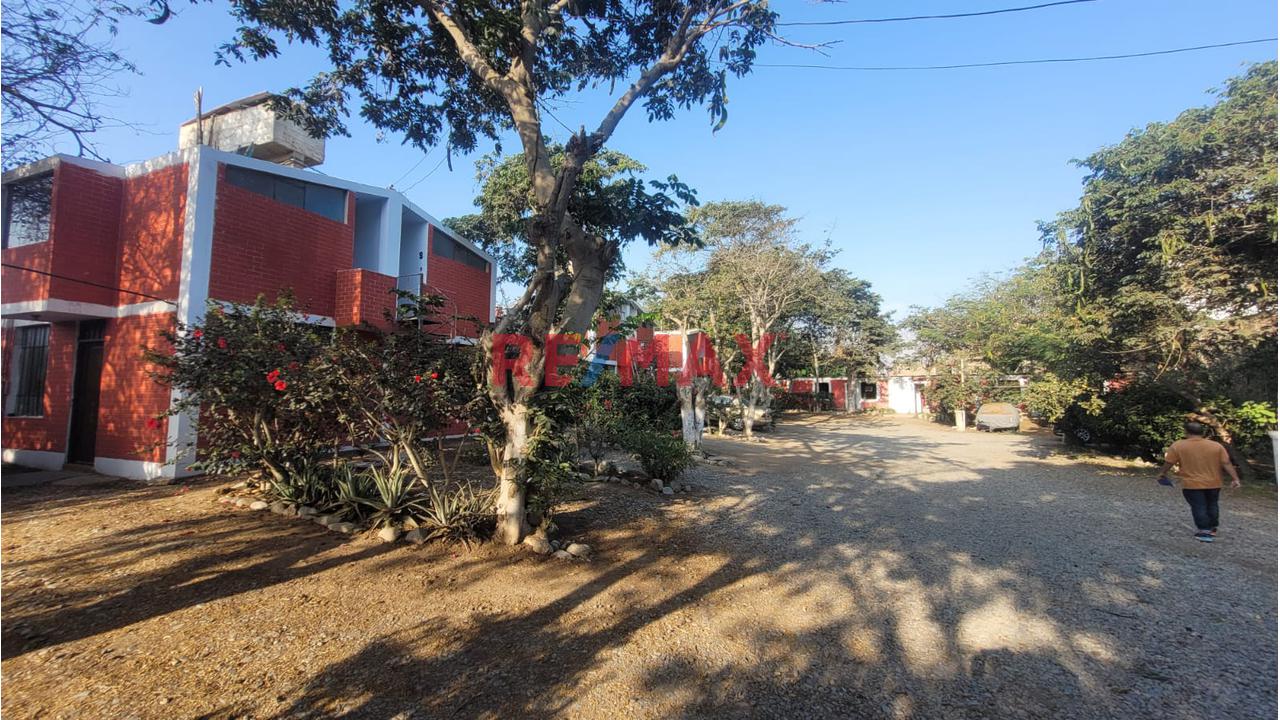 Se Vende Terreno Con Edificación De Hotel-Carretera Industrial A Un Paso Del Óvalo Grau-2900M2-$2'250,000