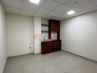 Se Alquila Consultorios Medicos Cerca A La Av Ejercito