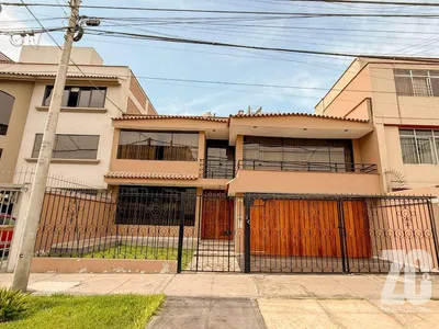Venta de Casa en San Borja - Lima 4 Dormitorios