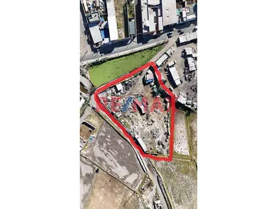 Vendo Amplio Terreno En Av. La Amistad - Socabaya