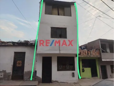 Venta de Casa en Comas - Lima 5 Dormitorios 