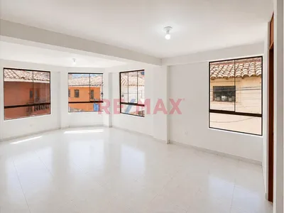 🏢✨ ¡Alquila 4 Ambientes Comerciales En El Centro De Pisac! ✨🏢