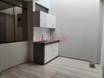 Alquiler De Habitación En Segundo Piso A Pocas Cuadras De Ctra. Central (Altura Idat Sede Ate) Y El Complejo Deportivo Ollantaytambo – Ate