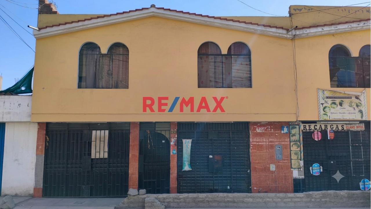 ¡Gran Oportunidad En Paucarpata! Casa En Venta Con Grandes Ambientes Para Negocio Y/O Vivienda