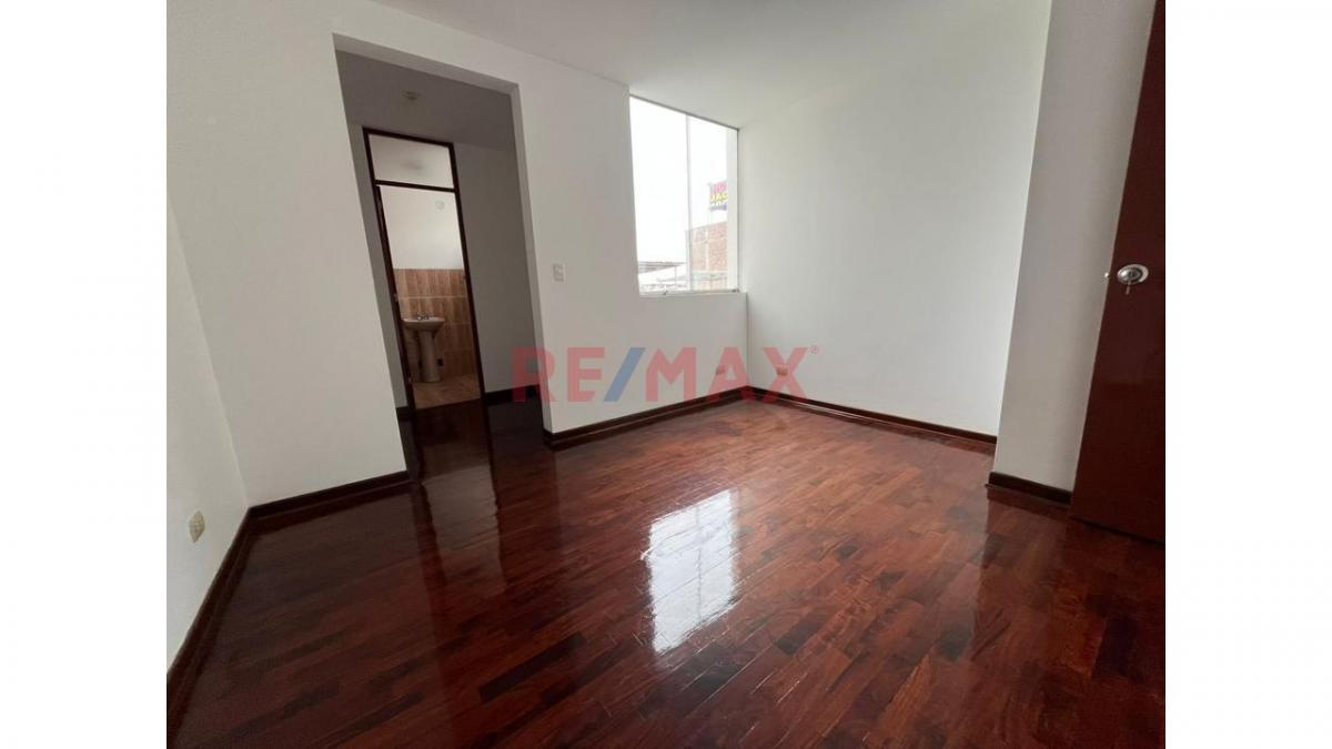 Venta de Departamento en Los Olivos - Lima 3 Dormitorios 