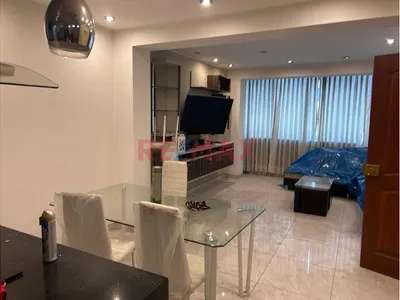 Se Alquila Departamento Con Jacuzzi  En La Av. Lima . S/ 2000 Soles