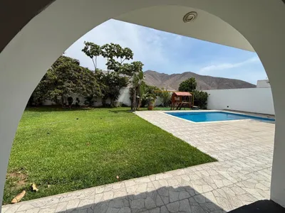 Alquiler de Casa en La Molina - Lima 4 Dormitorios 