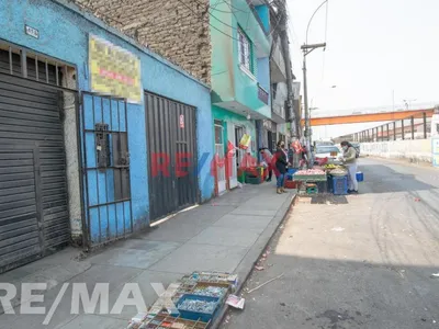 Venta de Local Comercial en San Martín de Porres - Lima 4 Dormitorios 