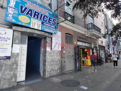 Oficina O Consultorio Entercer Piso-Av. Alfonso Ugarte