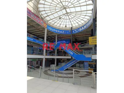 Vendo Tienda En Primer Piso En Centro Comercial Malvinas Plaza - Av Argentina 608