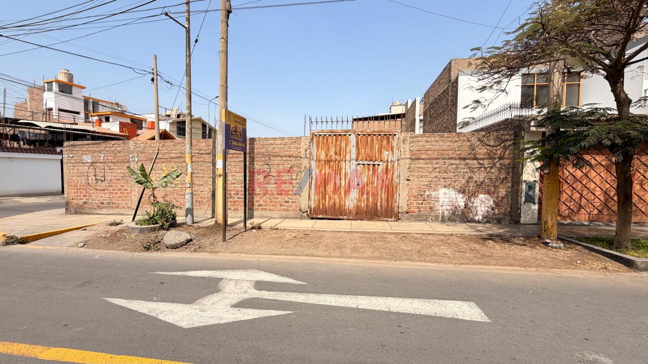 Se Alquila Terreno En Mayorazgo - Ate | 253 M2 | 3,900 Soles
