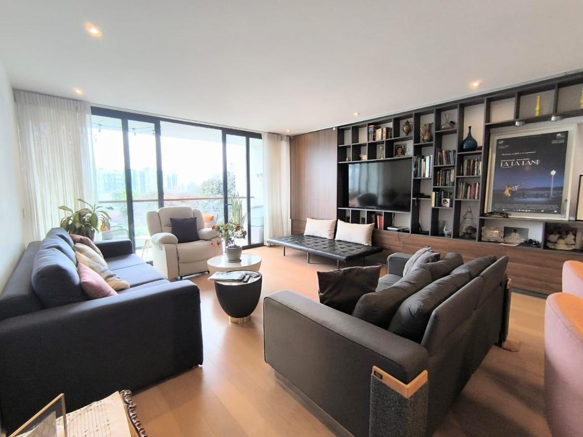 Venta de Departamento en Santiago de Surco - Lima 3 Dormitorios 