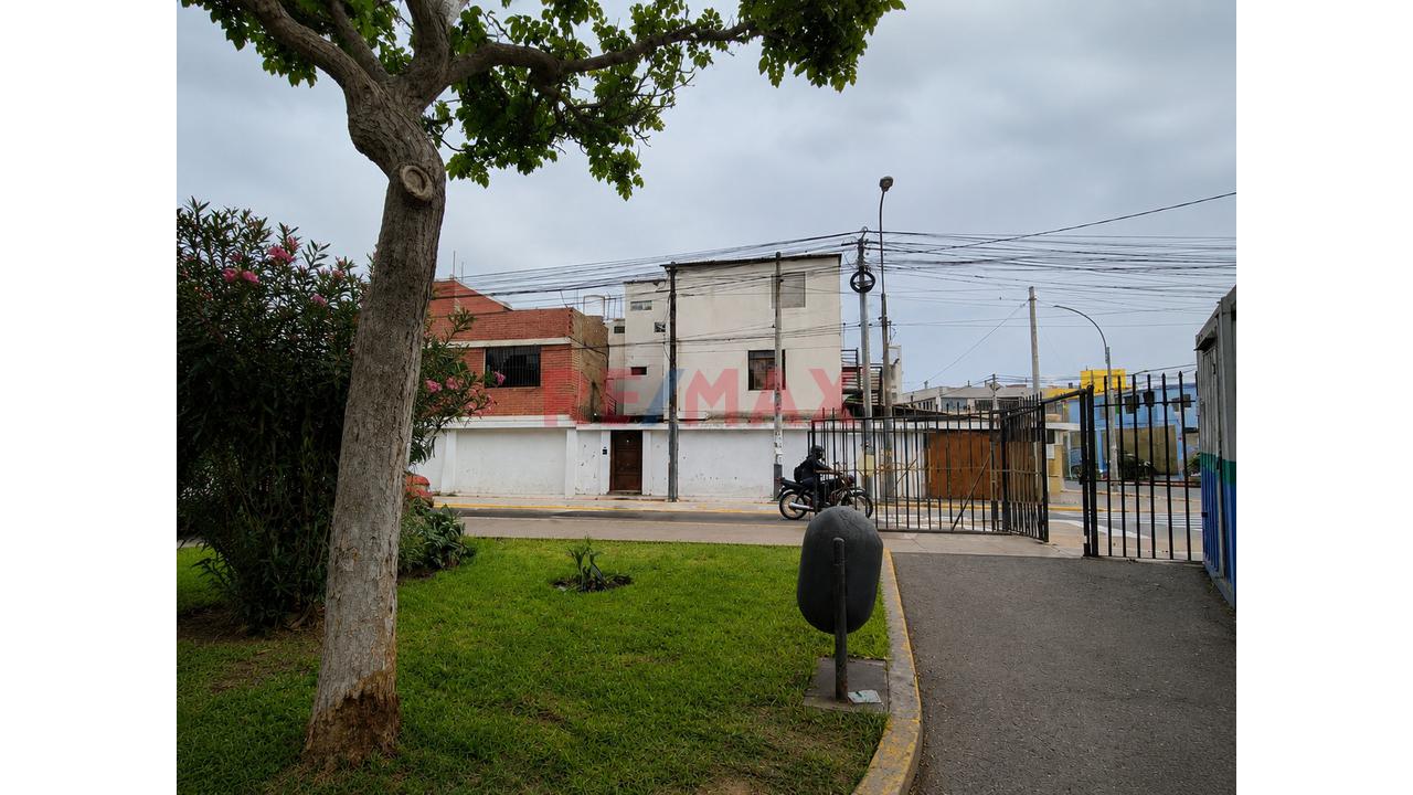 🏡💼 ¡Casa Comercial Con Múltiples Ambientes Y Gran Potencial De Inversión!