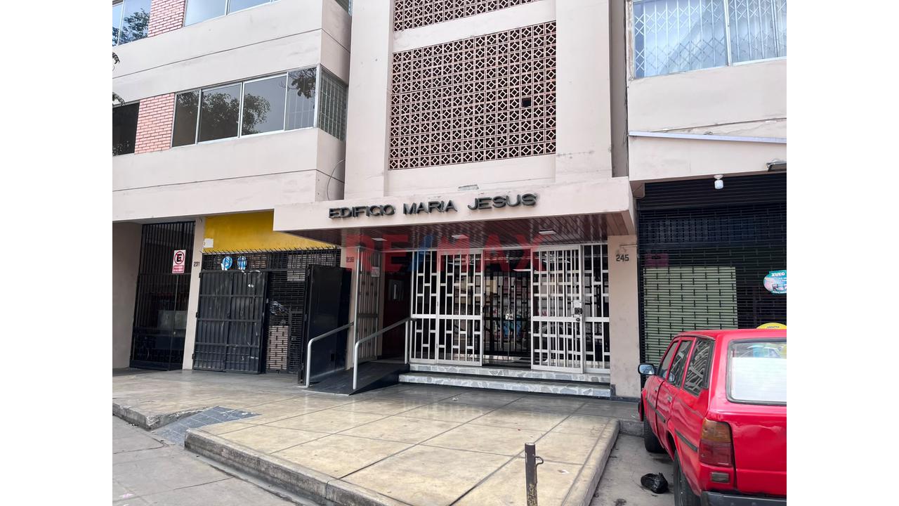 🏢✨ ¡Oficina En Alquiler En Zona Estratégica!