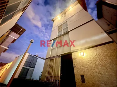 Hermosa Casa 4 Pisos En Condominio Nuestra Señora De La Paz