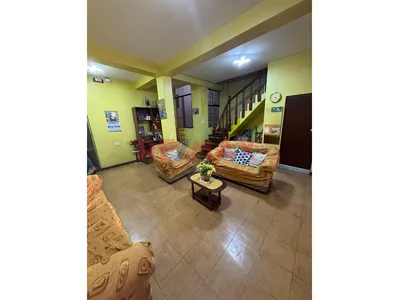 Departamento De 2 Niveles Más Azotea En Ate!