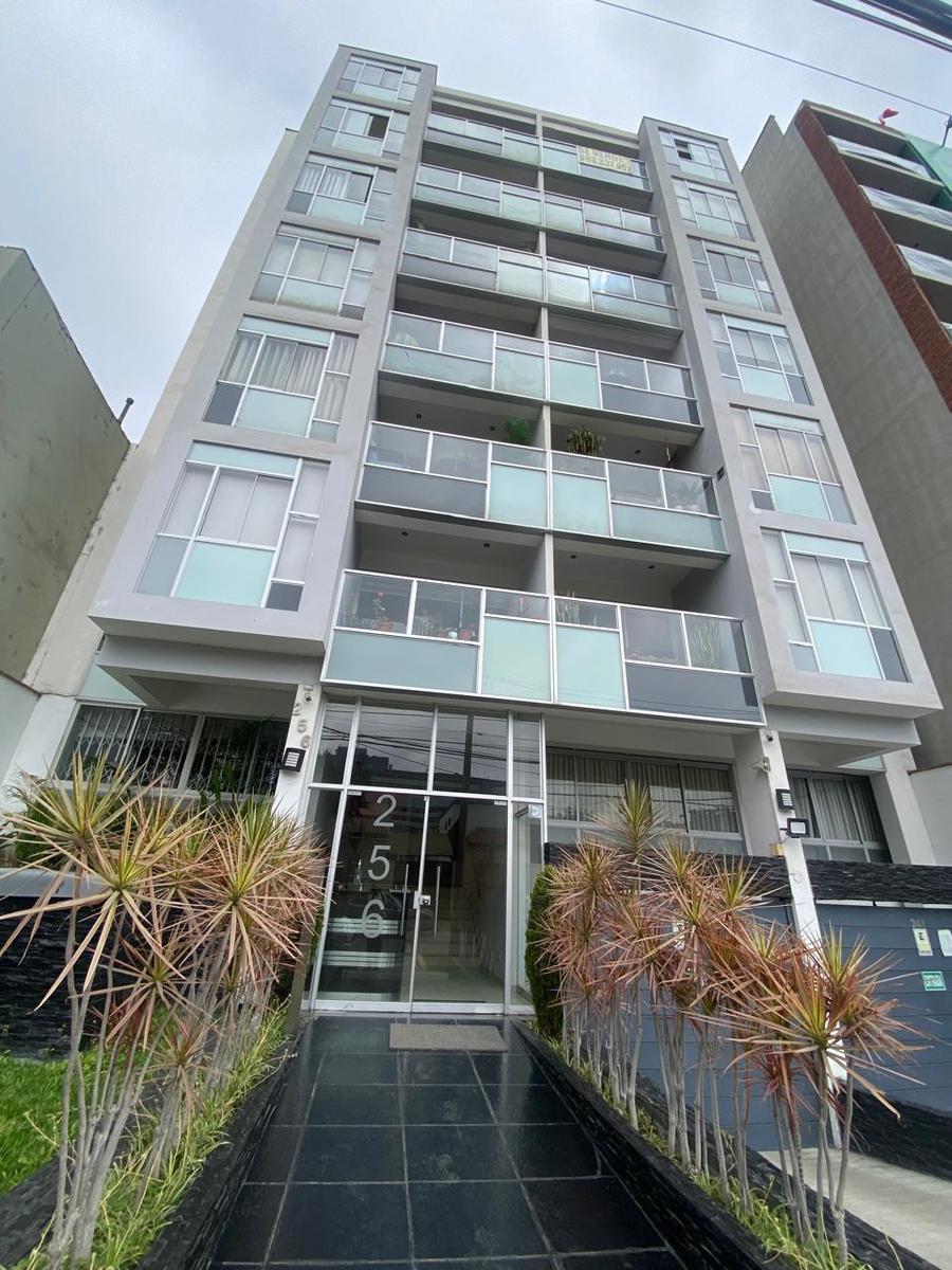 Venta de Departamento en Miraflores - Lima 3 Dormitorios 