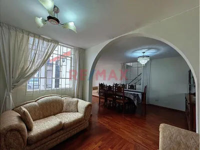 🏡 Casa Amplia En Bellavista – Taboadita