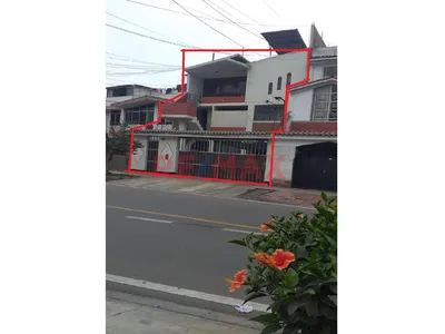 🔑 ¡Ocasión Única! Se Vende Departamento Duplex En Zona Exclusiva – Urb. Las Flores, S.J.L.
