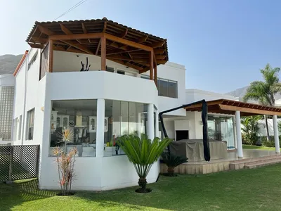 Venta de Casa en La Molina - Lima 4 Dormitorios
