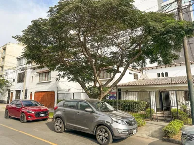 Venta de Casa en Santiago de Surco - Lima 6 Dormitorios 