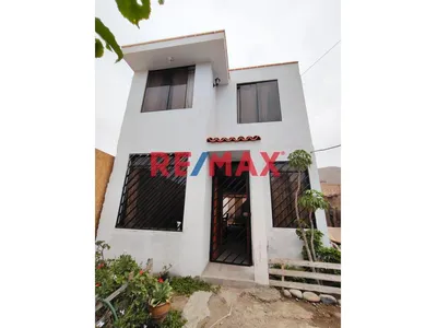 Venta Exclusiva Casa De Dos Piso En Santa Rosa.