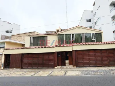 Excelente Oportunidad De Inversión Casa Como Terreno En La Aurora, Miraflores