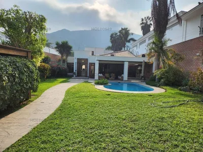 Casa en venta · Calle las Lagunas N 2, La Molina · 1000 m², 4 dorm.
