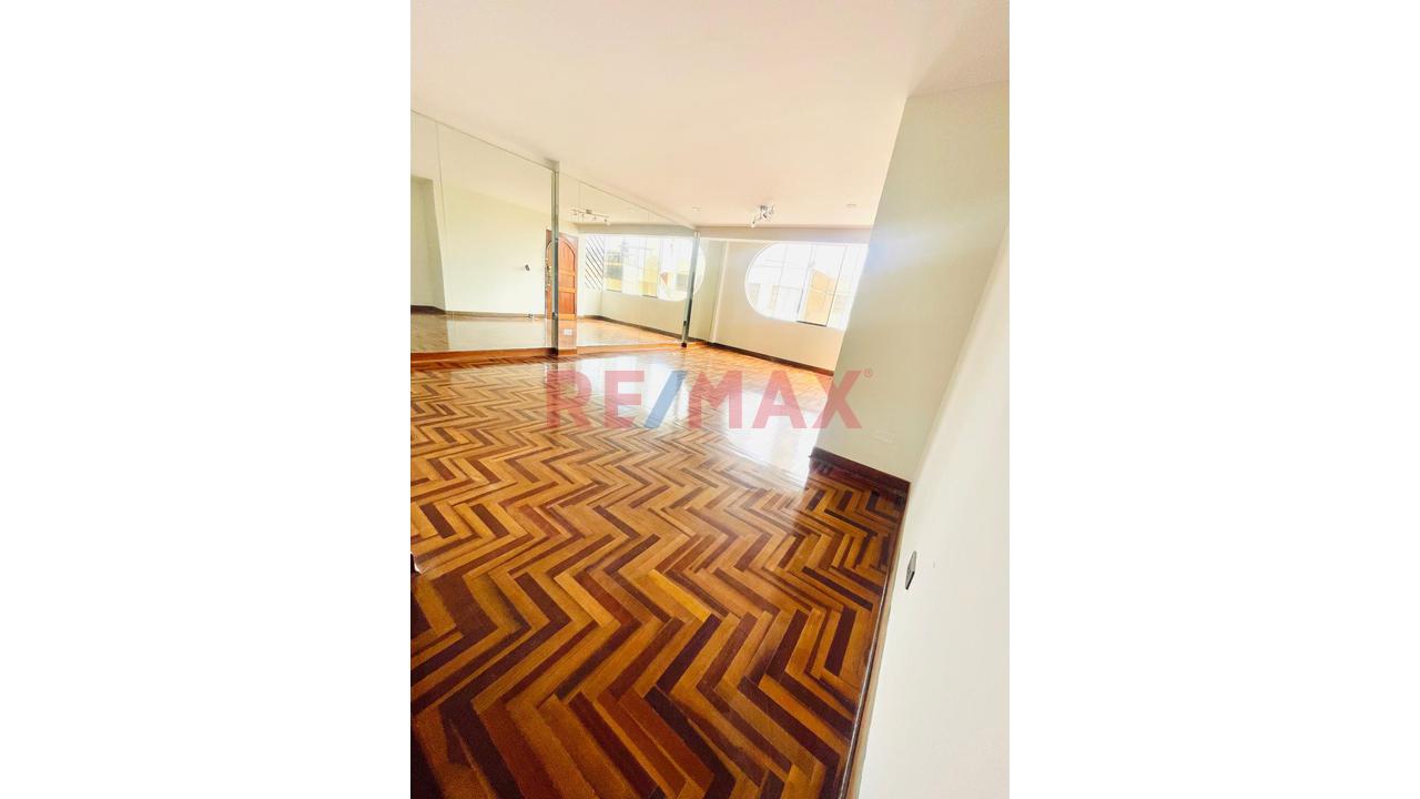 Venta De Departamento De 108 M² En 3Er Piso - Urb. Elio Lima