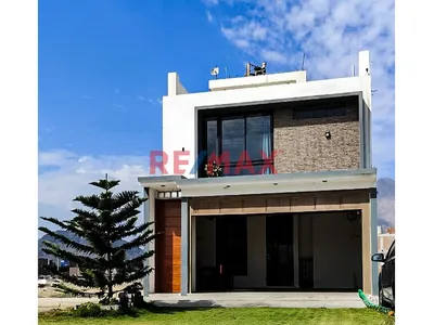 Casa En Venta En Altos Del Valle 1ª Etapa - Moche