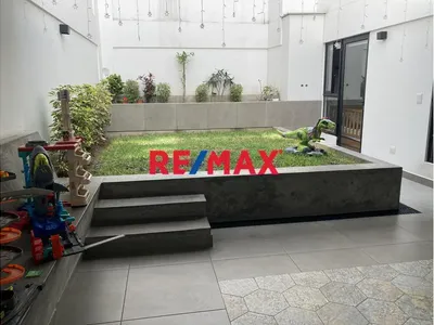 Se Vende Departamento Con Terraza De 3 Hab. 2 Estac.