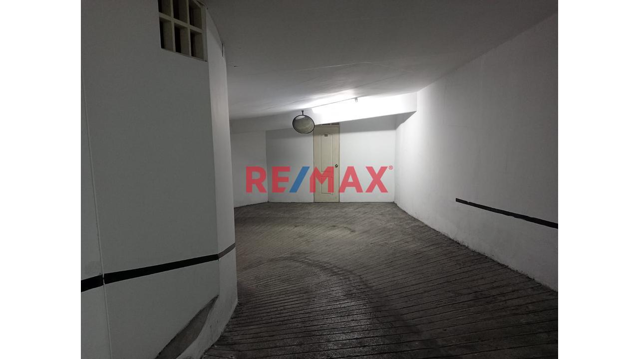 Se Vende 7 Depositos Cerca Al Malecon Cisneros