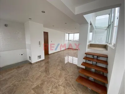 Se Vende Hermoso Duplex Con Piscina Urb. Jorge Chavez