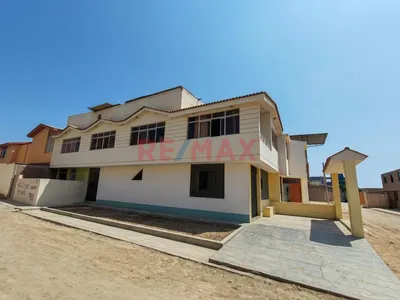 🏡 ¡Amplia Casa De 3 Pisos En Venta! 🏡