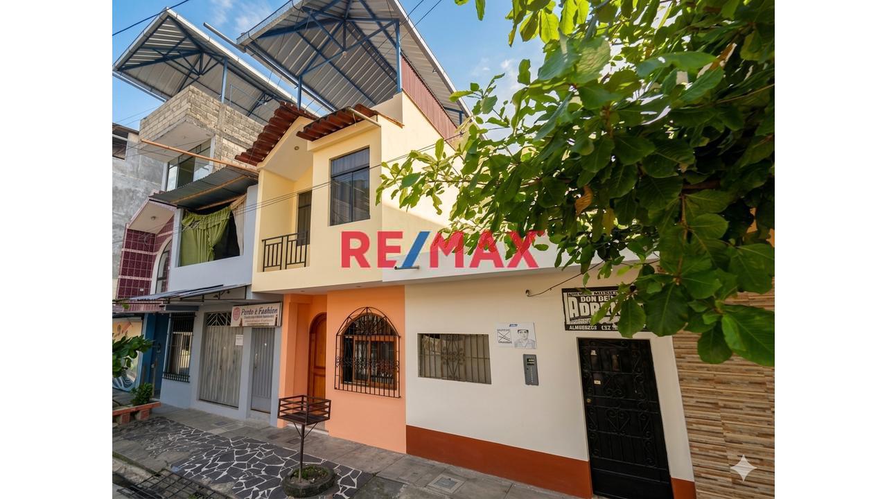 Casa De 3 Pisos En Tingo Maria Centro