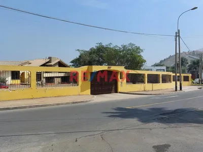 Casa Urbana En Venta 3734 M2 (Como Terreno), Montecarlo, Sol De La Molina