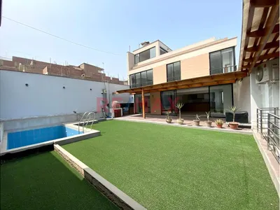 Vendo Hermosa Casa C/ Piscina, Urb. Las Terrazas De Caraponguillo Etp.3, Chosica